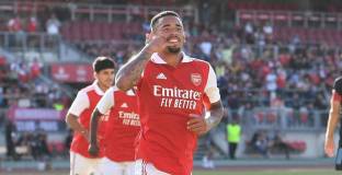  Артета разглежда Жезуш като централен нападател 