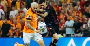 Червен картон от Кабаков помогна на Галатасарай срещу Копенхаген