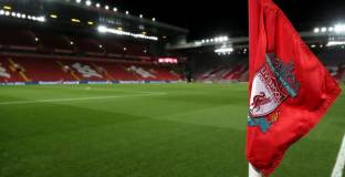 Ливърпул размисли за служителите си