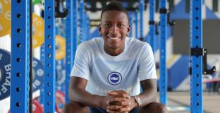  Брайтън подписа с еквадорец