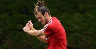 Бейл: Пошегувах се с феновете, защо ме освиркват?