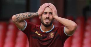 Парма нае нападател на Наполи 