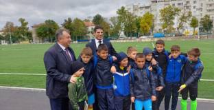 Президентът на БФС Георги Иванов откри реновиран стадион в Шумен