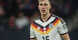 Ковач за бъдещето на Шлотербек: Това е решение на клуба и играча