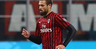 Защитник на Милaн е близо до Истанбул Башакшехир 