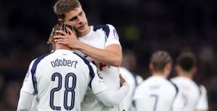 Фантастична 4-ка за Тотнъм, ПСВ спаси точката в Гърция