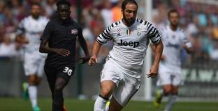 Игуаин отказва да напусне Ювентус