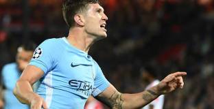 Стоунс: Работя и чакам своя шанс 