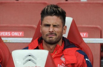 Евертън е фаворит за подписа на Жиру 