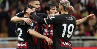 Милан продължава отчаяната си битка за топ 4 след разгром (видео)