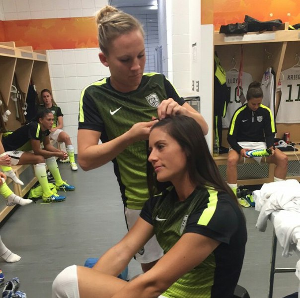 Съблекалнята на женския национален отбор на САЩ.   