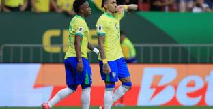 Бразилия удари Колумбия 