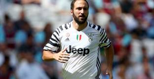 Буфон: Алегри трябва да накара другите да гледат играта на Игуаин 