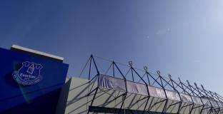  Евертън реагира на жалбата на Бърнли и Лийдс