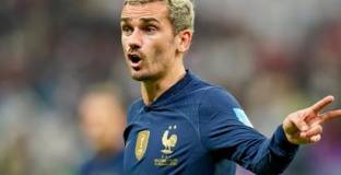 Дюгари: Грозман е нещо средно между Зидан и Платини