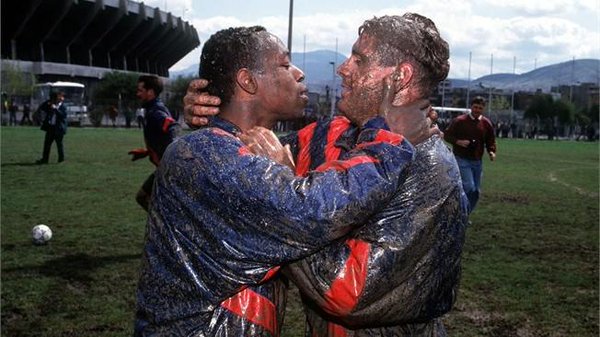 Йън Райт и Пол Гаскойн след мач. 