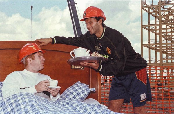 Доброто старо време. Гигс ухажва Скоулс. 