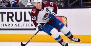 Маккинън ще стане най-заплатеният играч в НХЛ  