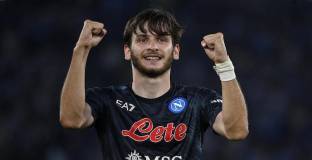 Ман Сити се интересува от Кварацхелия