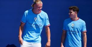  Касано: Алварес е по-силен от Холанд