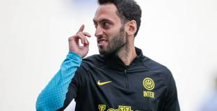 Чалханоглу е близо до трансфер в Галатасарай 