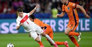 Шави Симонс: Срещата с Англия е изпитание 