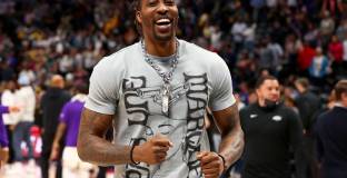 Хауърд: Лейкърс казаха, че са подновили договора ми, а после го прекратиха