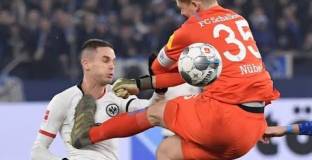 Наказаха вратаря на Шалке 04 за 4 мача