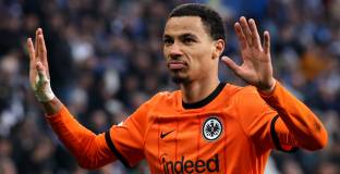 Арсенал определи Екитике като алтернатива на Исак