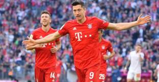 Левандовски дари 1 милион за борба с коронавируса