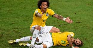 Ван Бастен: Неймар трябва да разбере, че търкалянето по терена не му помага 