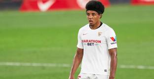 Ман Сити хвърли око на защитник на Севиля