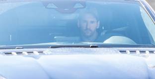 Меси първи пристигна на тренировката на Барса 