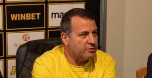 Ботев Пловдив махнал над 100 служители