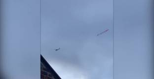 Директор на Бърнли: Противно е да гледам банер 