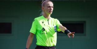Историческо! Християна Гутева е първата жена, която ръководи мач от родния елит