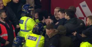  Арестуваха фенове по време на Ман Юнайтед - Уест Хем