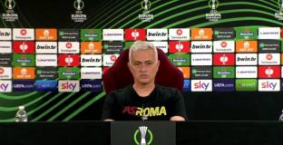  Моуриньо: Сега трябва да носим знамето на Италия в Европа