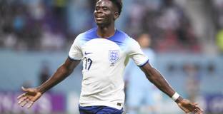 Сака е най-младият англичанин с дубъл в дебюта си на Световно 