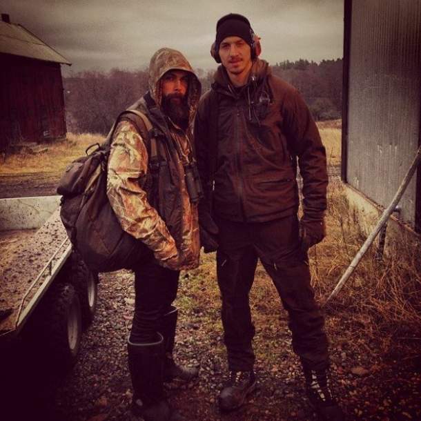 Ибрахимович беше на лов с бившия си съотборник в националния отбор - Александър Остлунд