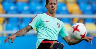 Удар за Интер, Канселу аут за два месеца 