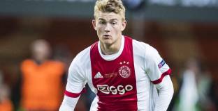 Източник: Де Лигт ще премине в Барселона