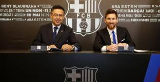 Официално: Меси удължи договора си с Барселона
