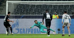 Борусия Мьонхенгладбах продължи с капитана си