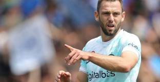 Интер подписа нов договор с Де Врей 