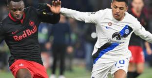 Гол от дузпа подсигури преминаването на груповата фаза за Интер