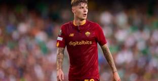 Халф на Рома е заподозрян в залагания 