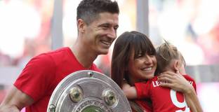   Съпругата на Левандовски реагира на новината за Барса