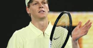 WADA дисквалифицира Синер