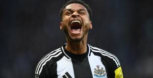 И Нюкасъл вкара пет на Палас (видео)